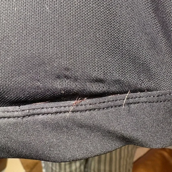 ALO Yoga Jet Black Sports Bra - Picture 7 of 7